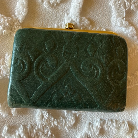 Hobo green leather embossed wallet - Picture 2 of 3